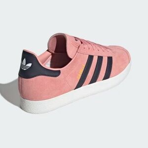 Adidas Men’s Gazelle Pink/Black  NWT